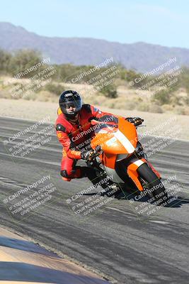 media/Dec-04-2025-Racers Edge (Thu) [[5ebc9f124d]]/3-B Group/3-Session 2 (Turn 7 Inside)/